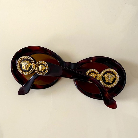 VERSACE BROWN VINTAGE ROUND GOLD ACCENT MEDUSA SUNGLASSES